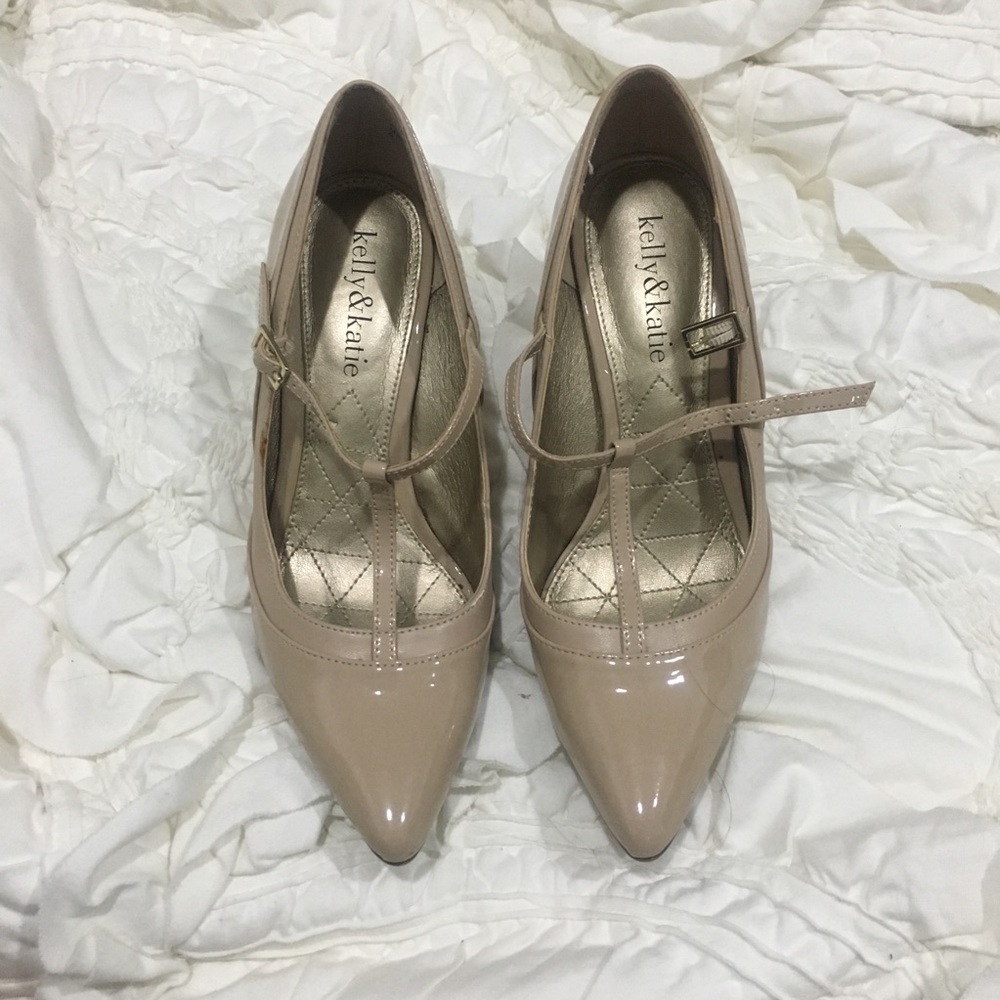 Nude pointed toe heels